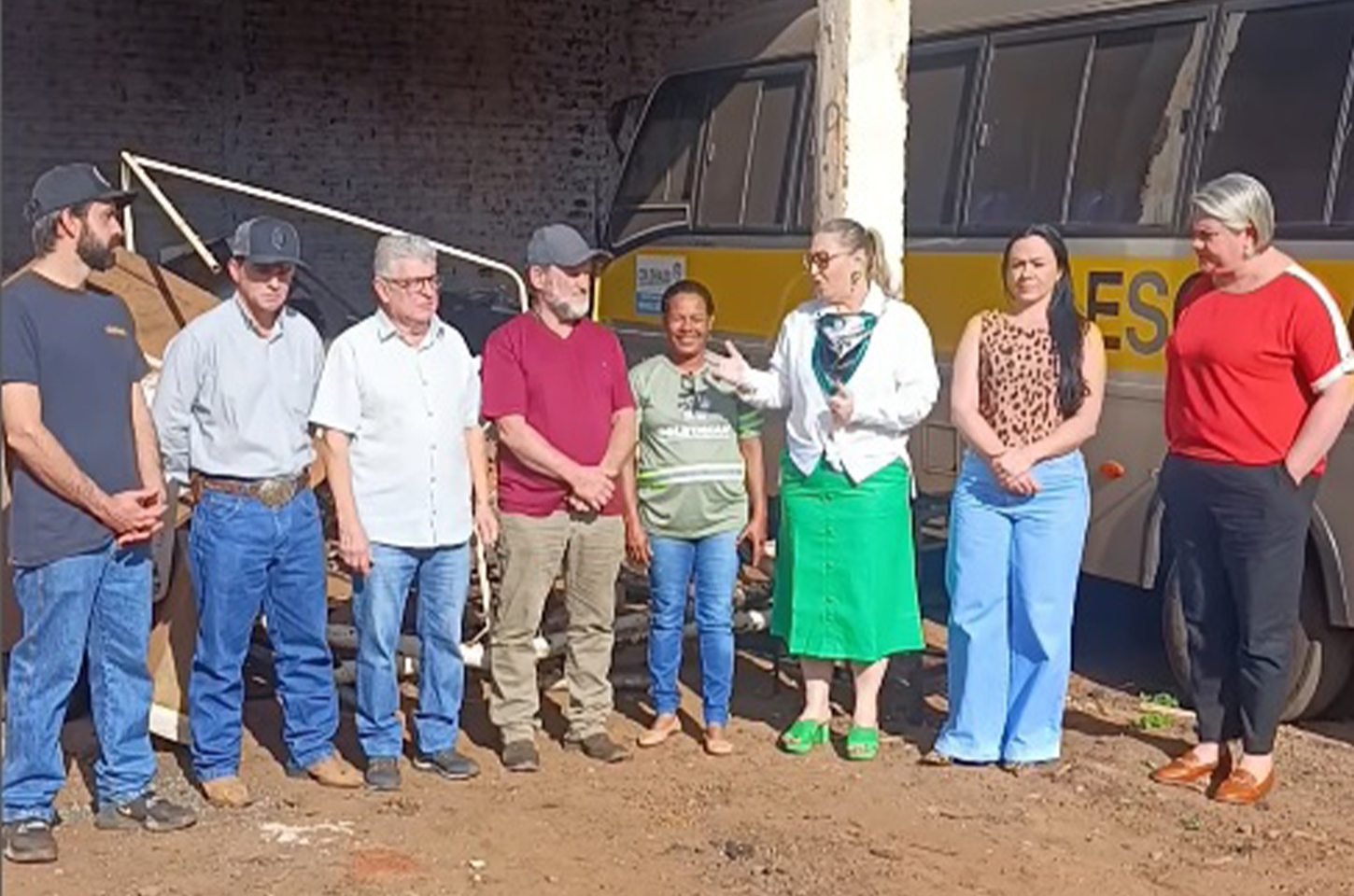 Prefeitura de Colorado faz doação de Ferros Velhos Cooperativa