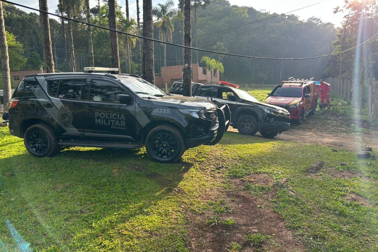PCPR e PMPR cumprem mandados contra grupo acusado de matar policial na RMC
